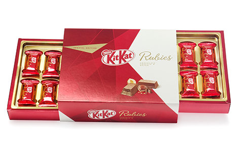 Kit Kat Rubies Convertedor: 43 S/A Gráfica e Editora / Suzano Papel e Celulose / Siegwerk / Heliocolor / Printcor / Terphane Brand owner: Nestlé